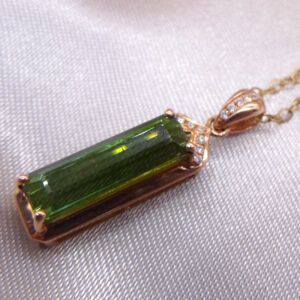 solid 18k gold natural tourmaline diamond pendant